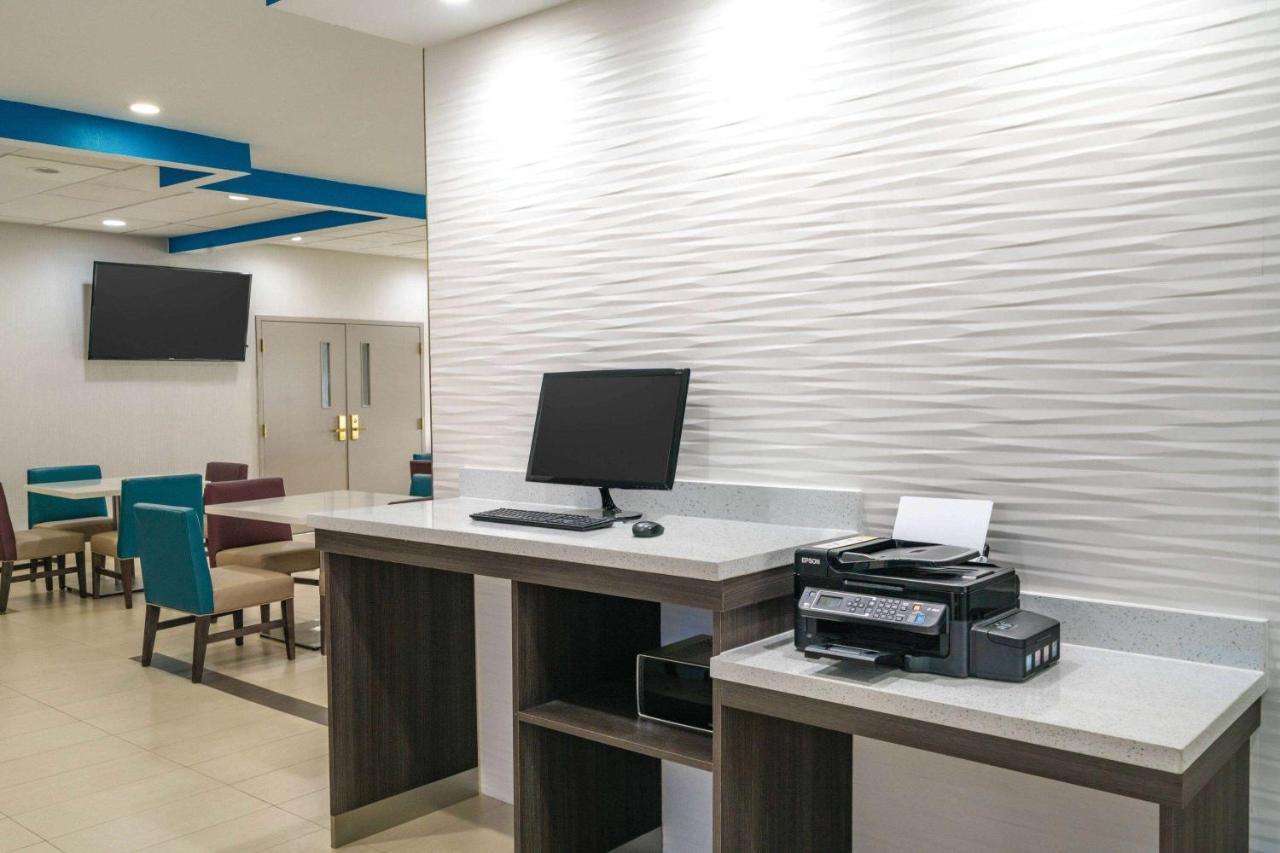 Hotel La Quinta By Wyndham Latham Albany Airport Exterior foto