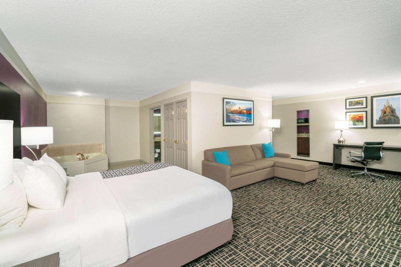Hotel La Quinta By Wyndham Latham Albany Airport Exterior foto
